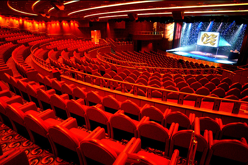 El Teatro a bordo del Caribbean Princess les ofrecerá un espectáculo diferente cada noche... CRUCEROS CARIBBEAN PRINCESS EUROPA CARIBE CRUCEROS DE LUJO PRINCESS CRUISES